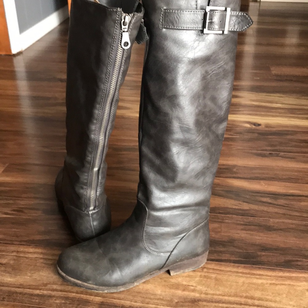Gray boots.